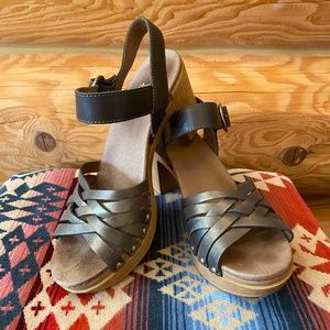 Dansko Sandals, Women’s sz 38, Brown and Bronze
